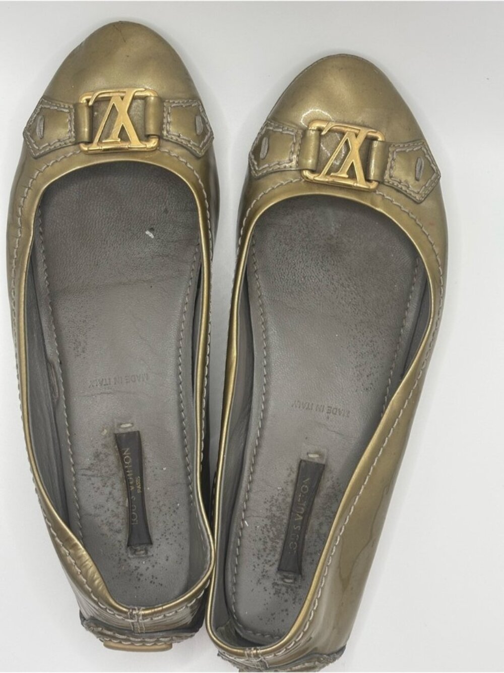 ✨ Louis Vuitton Metallic Gold Ballet Flats / Driving Flats ✨